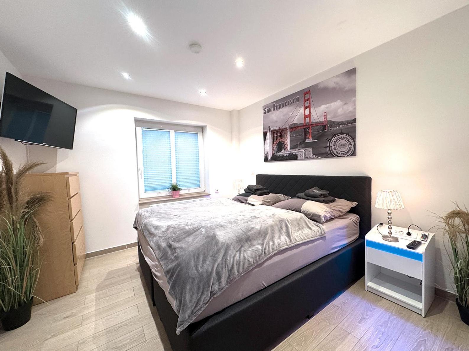 Ferienwohnungen Arp "2D" Mit Terrasse Und Parkplatz Itzehoe Esterno foto